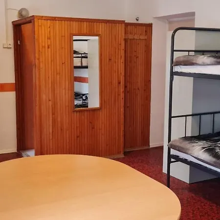 Dolgozoi Szallas, Munkasszallas Homestay *
