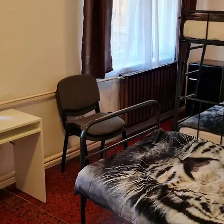 Dolgozoi Szallas, Munkasszallas * Gyongyos