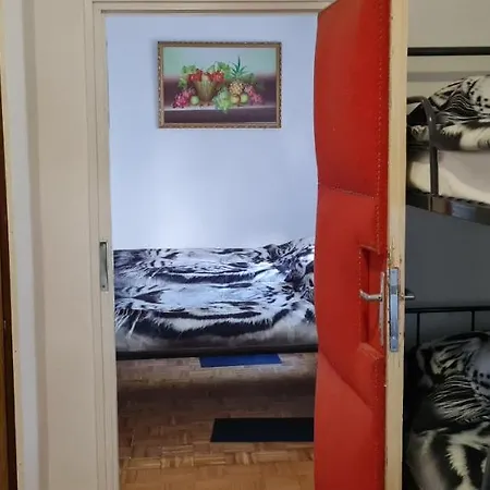 Dolgozoi Szallas, Munkasszallas Gyongyos