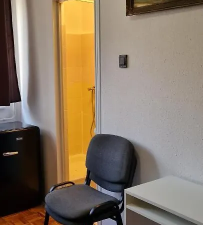 Dolgozoi Szallas, Munkasszallas Homestay